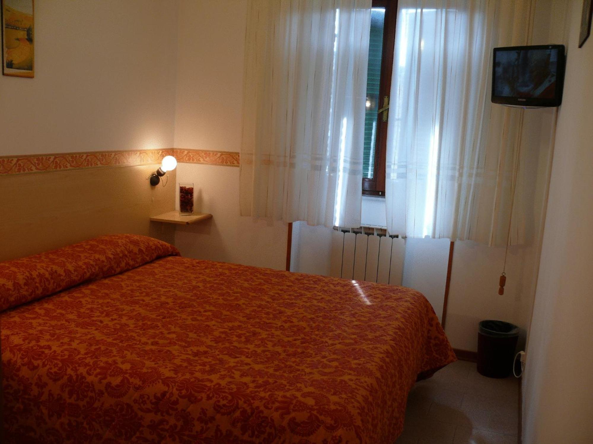 Due Torri Hotel San Severino Marche Bagian luar foto