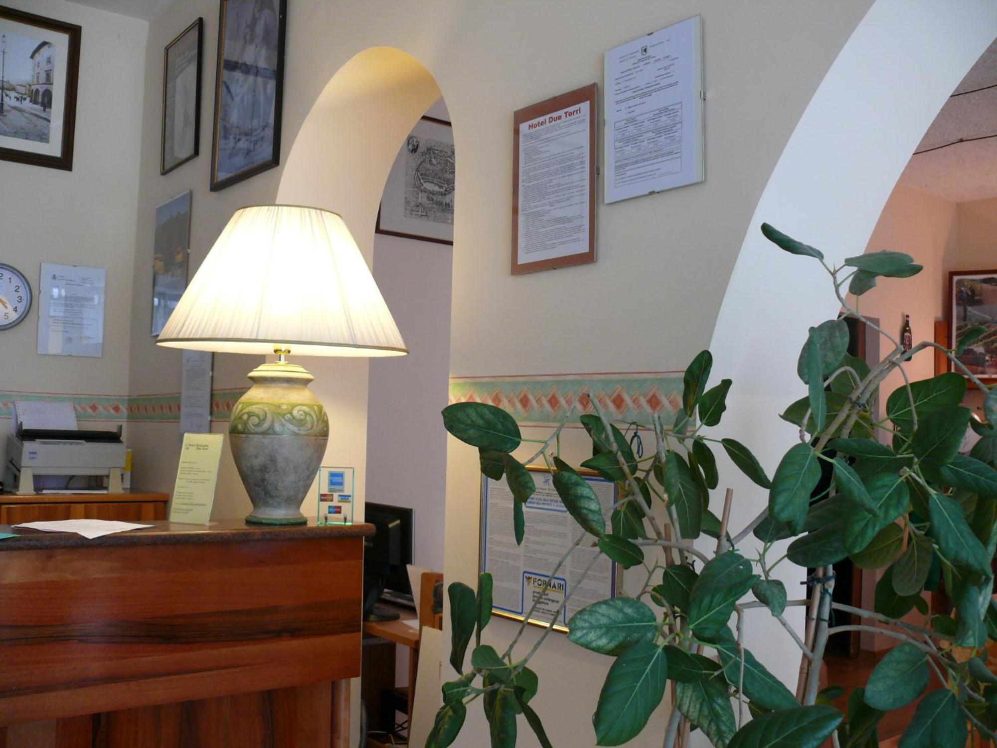 Due Torri Hotel San Severino Marche Bagian luar foto