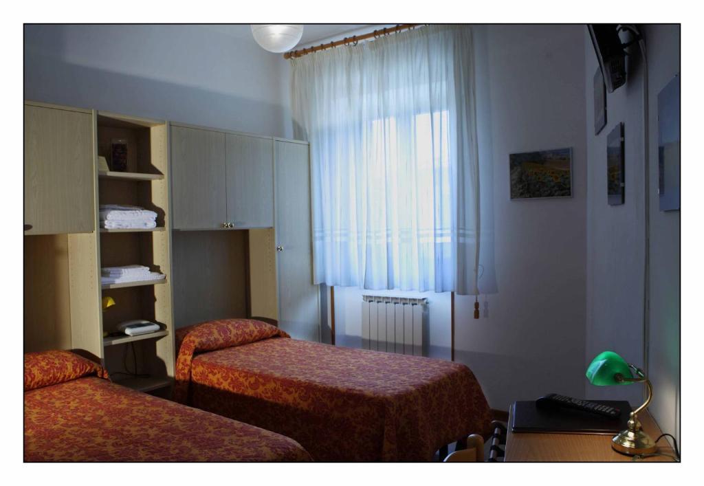 Due Torri Hotel San Severino Marche Ruang foto