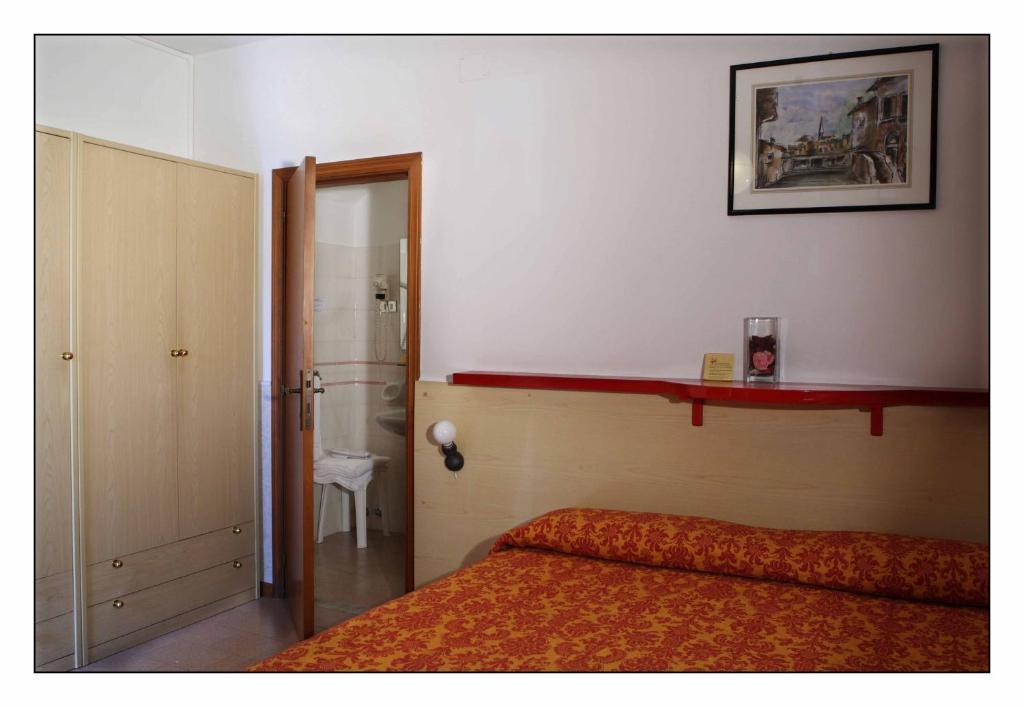 Due Torri Hotel San Severino Marche Ruang foto