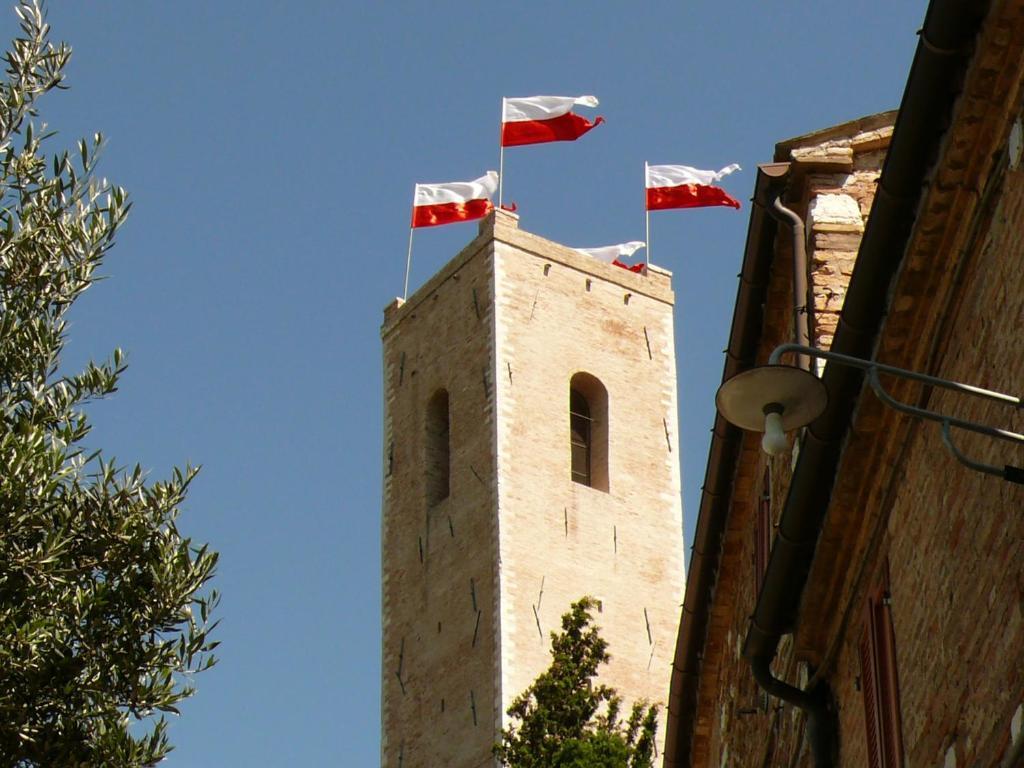 Due Torri Hotel San Severino Marche Bagian luar foto