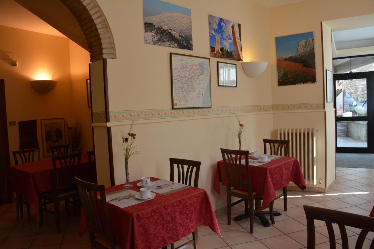 Due Torri Hotel San Severino Marche Bagian luar foto