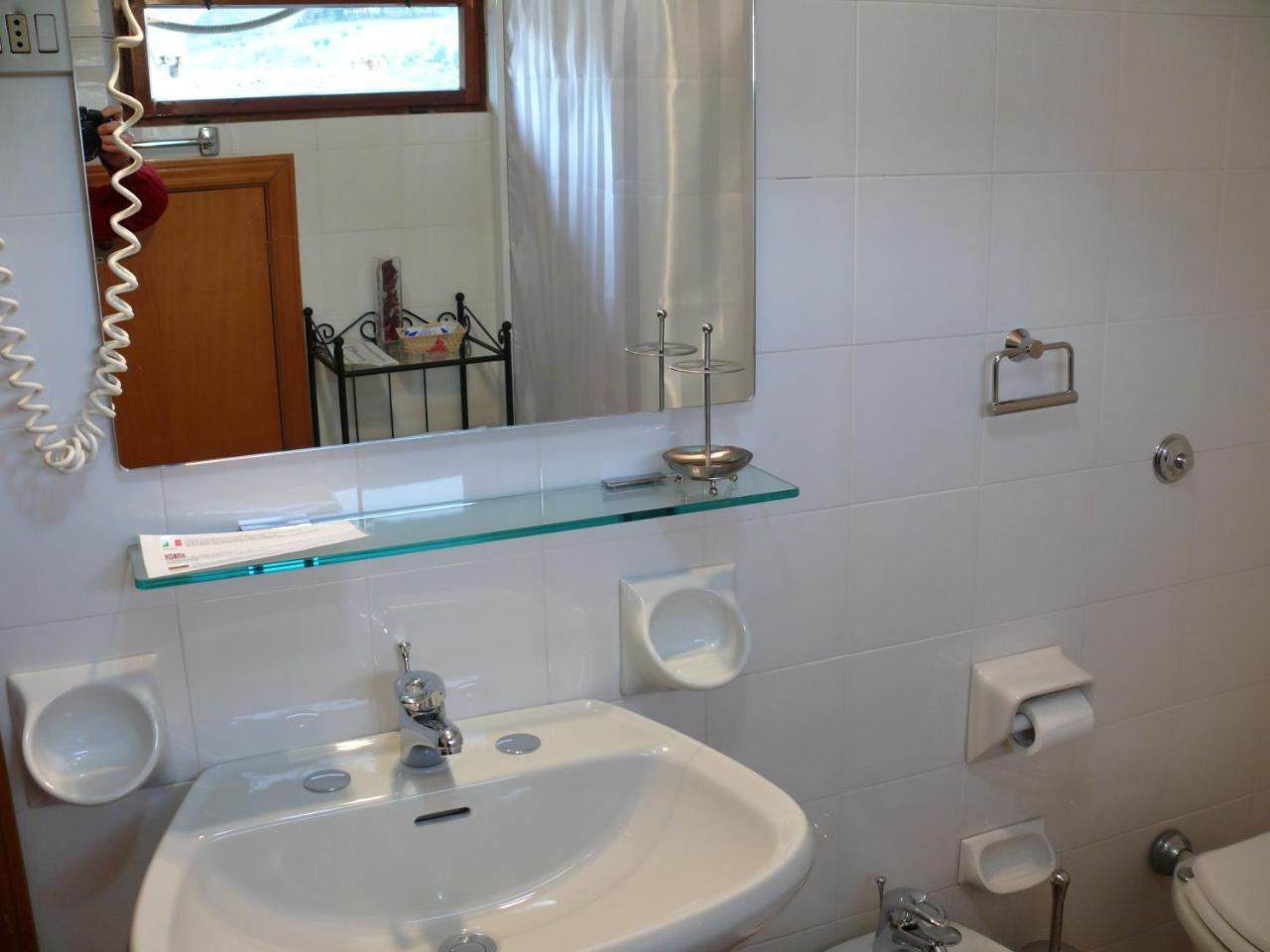 Due Torri Hotel San Severino Marche Bagian luar foto