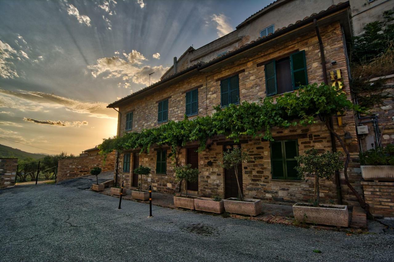 Due Torri Hotel San Severino Marche Bagian luar foto